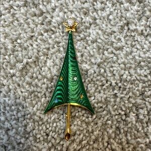 Cerrito Christmas Tree Brooch